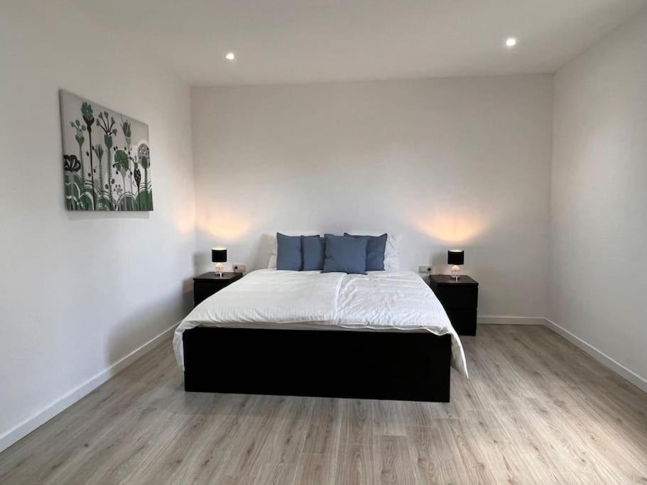 White Apartment, 2 Chambre-Arrivee Autonome-Wifi Rapide リエージュ エクステリア 写真